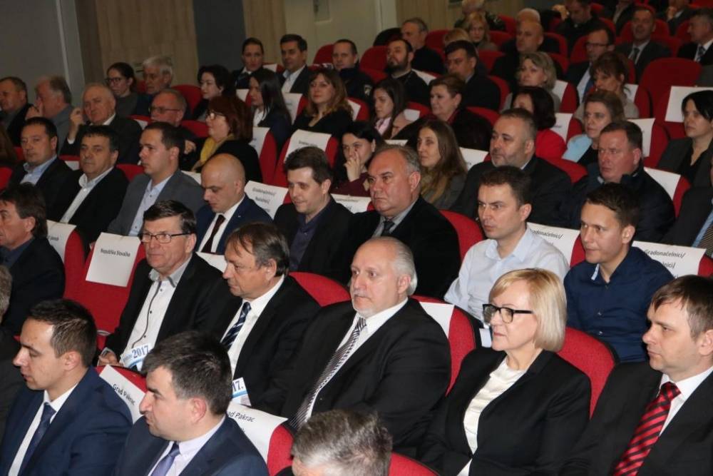 Pakračkom napretku brojne pohvale gostiju