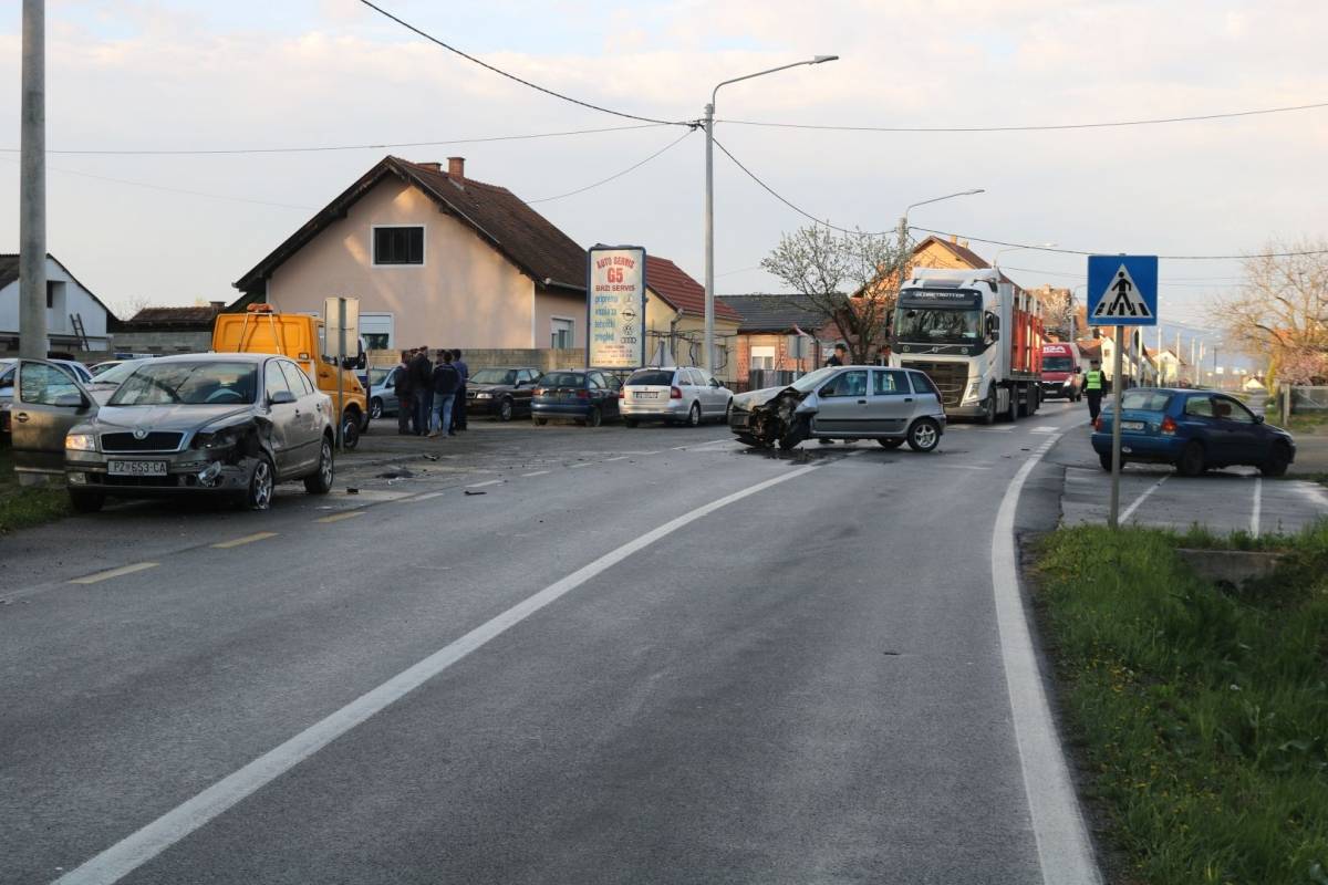 PROMETNA U EMINOVCIMA: Dijete i dvoje odraslih teško stradali i završili u OŽB Požega