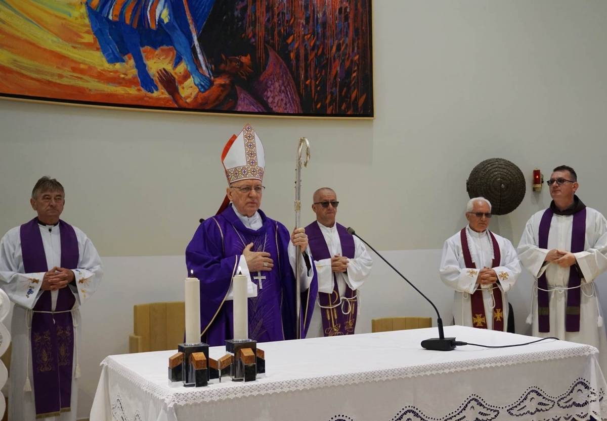 Spomen na utamničene svećenike u Staroj Gradiški