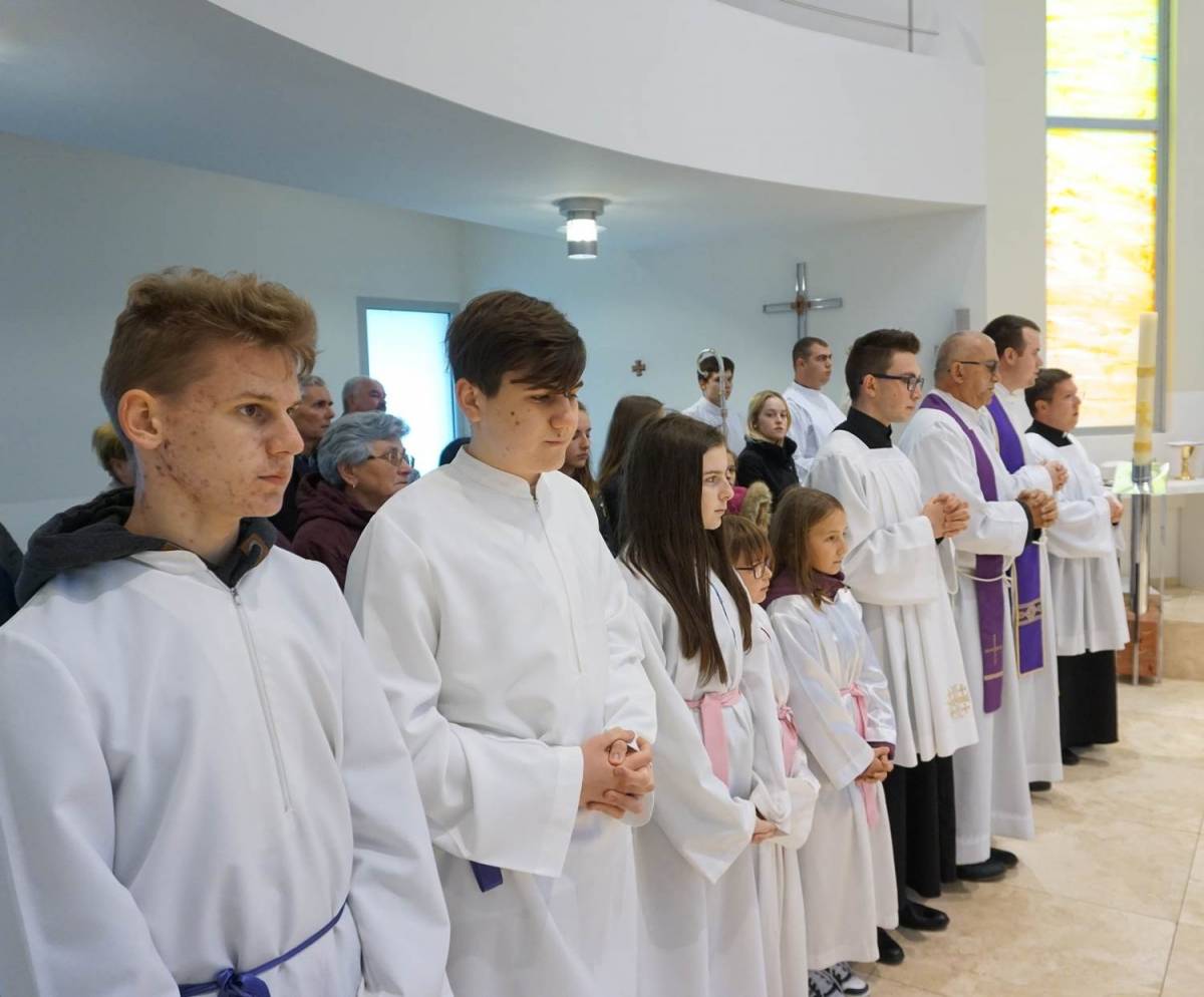 Spomen na utamničene svećenike u Staroj Gradiški