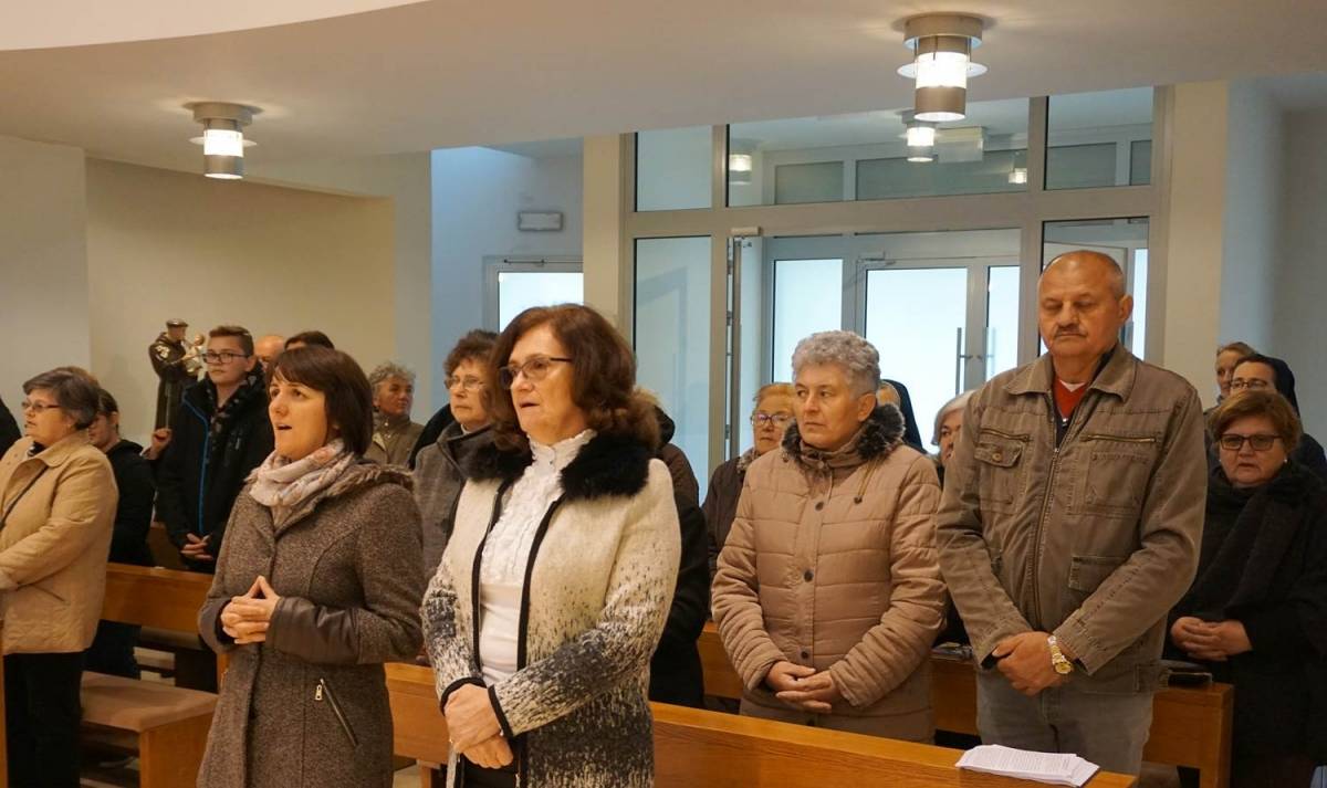 Spomen na utamničene svećenike u Staroj Gradiški