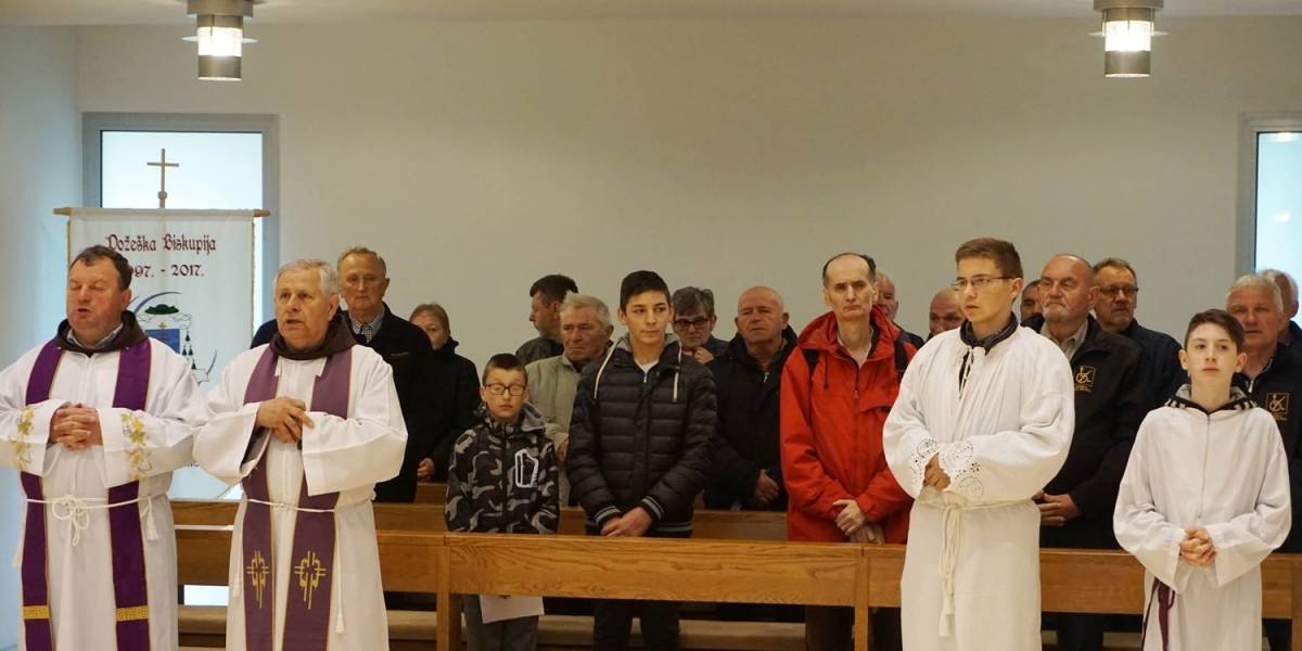 Spomen na utamničene svećenike u Staroj Gradiški