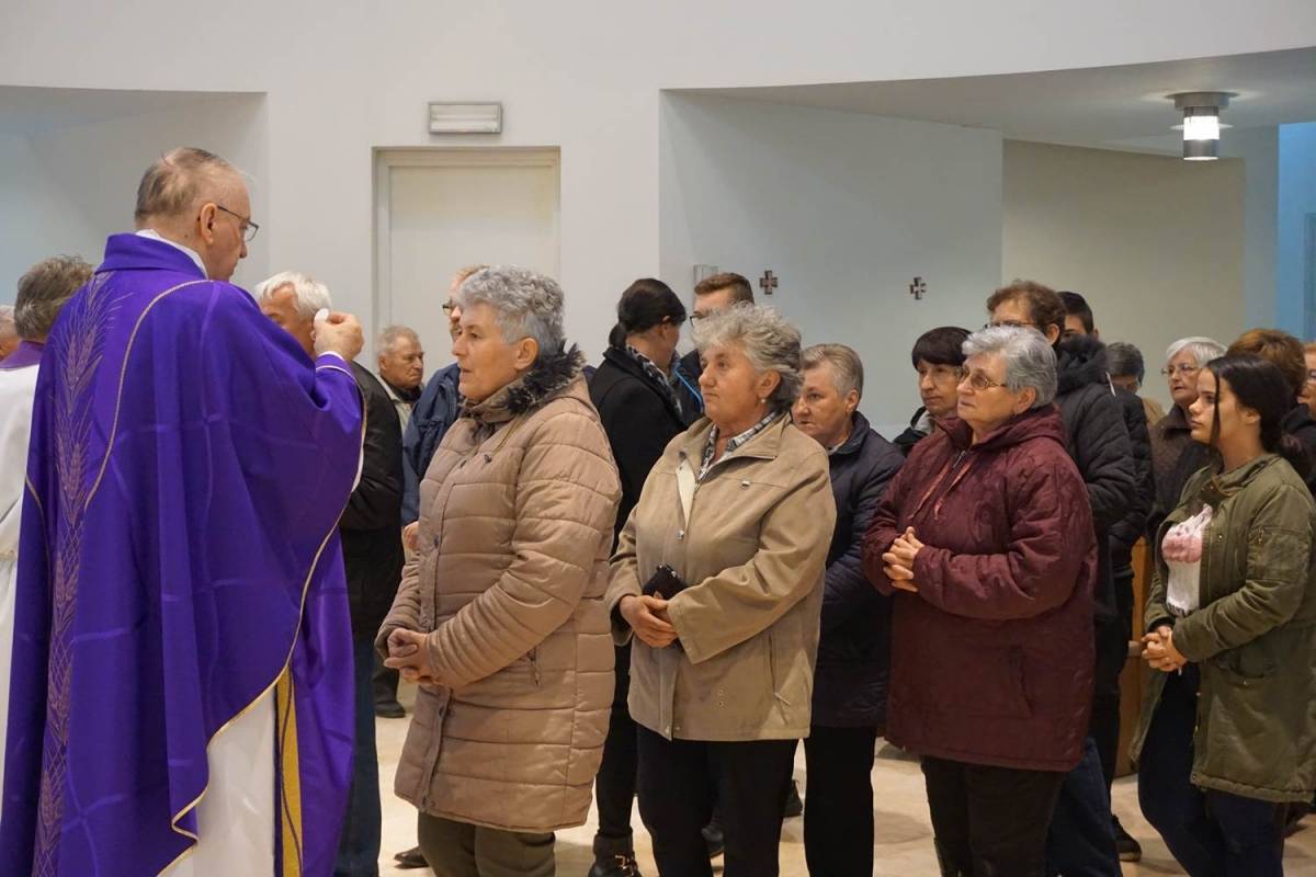 Spomen na utamničene svećenike u Staroj Gradiški