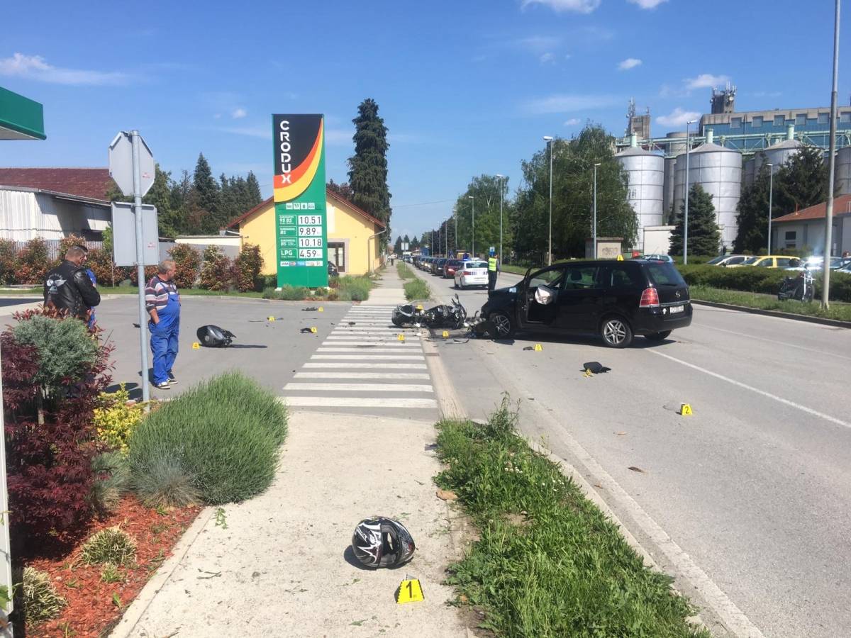 Sudar motora i auta kod Lidla u Požegi, motociklist prevezen u bolnicu