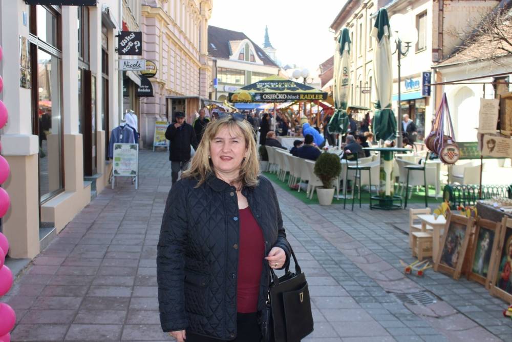 Udruženje obrtnika i političari dijelili tisuću porcija posnog ručka u Požegi