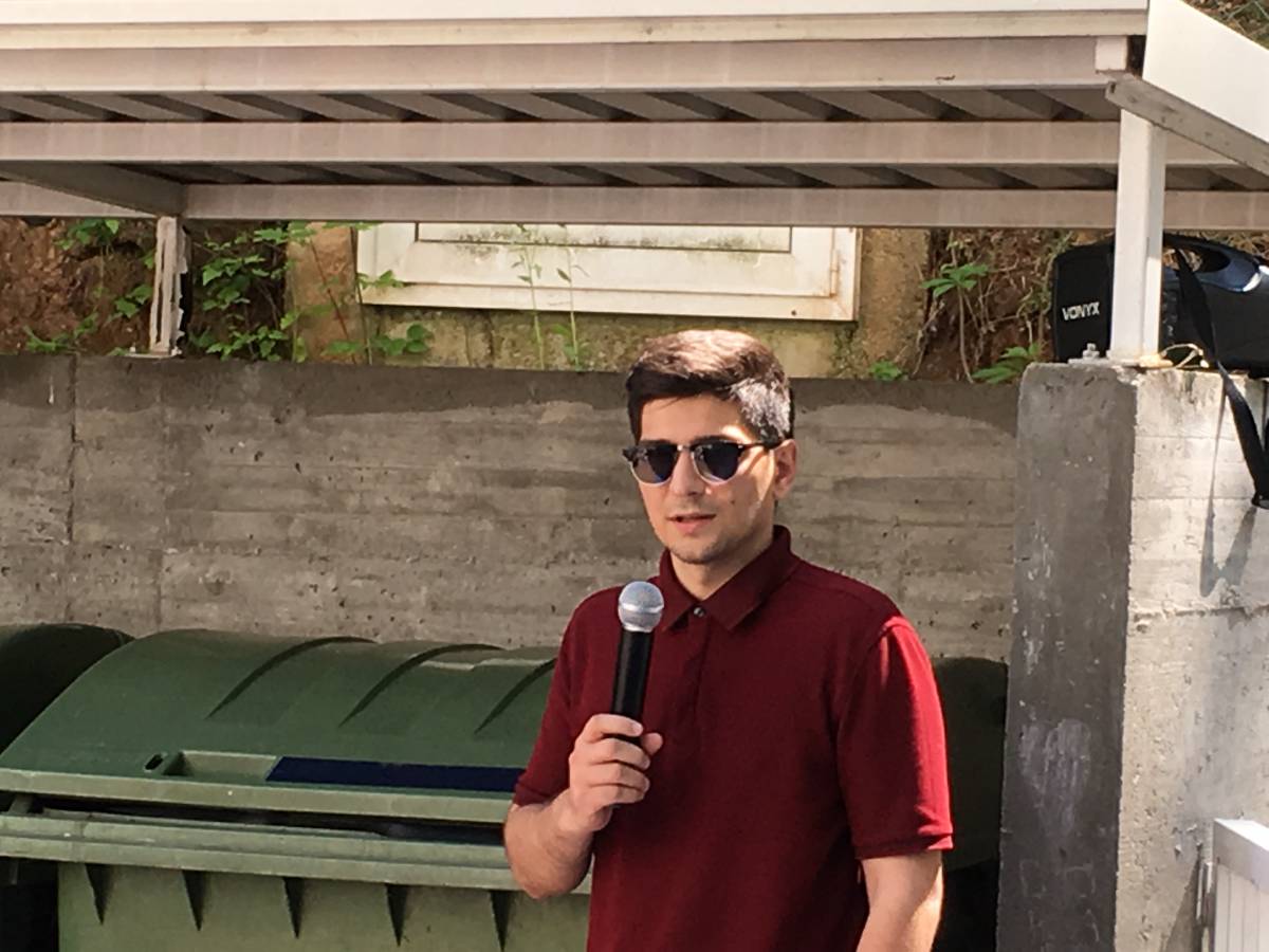 U dvorištu Katoličke gimnazije s pravom javnosti otvorena je umjetna stijena za sportsko penjanje visoka 13 metara