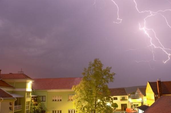 Jutro pakleno, a do kraja dana najavljeno nevrijeme s oborinama i vjetrom