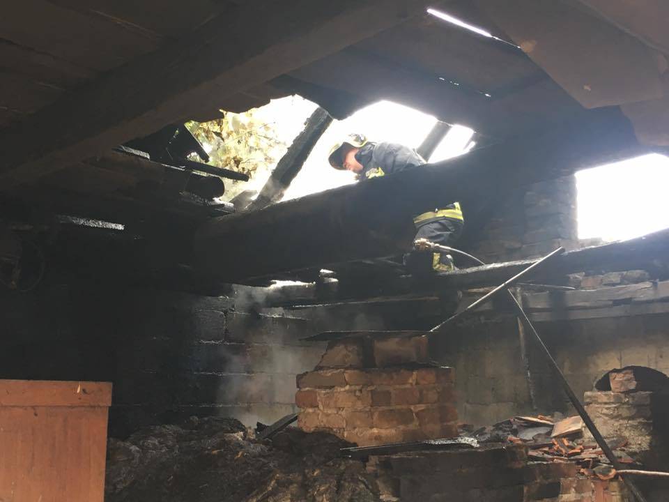 Požar gospodarske zgrade u Šeovcima, brzom intervencijom JVP Grada Požege spriječena veća šteta