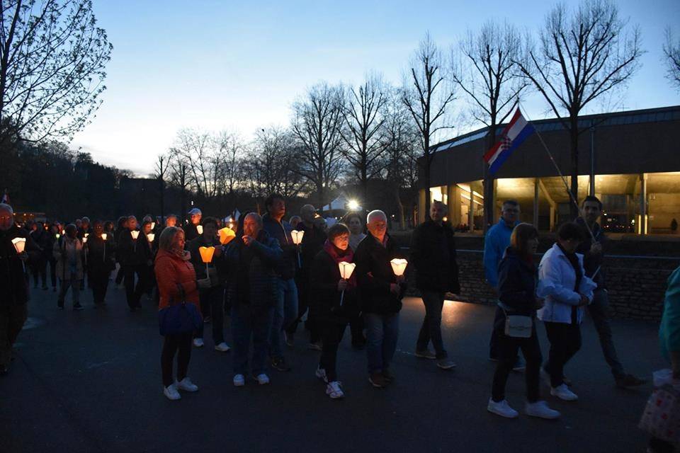 Požeški hodočasnici u Lourdesu