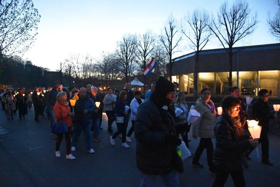 Požeški hodočasnici u Lourdesu