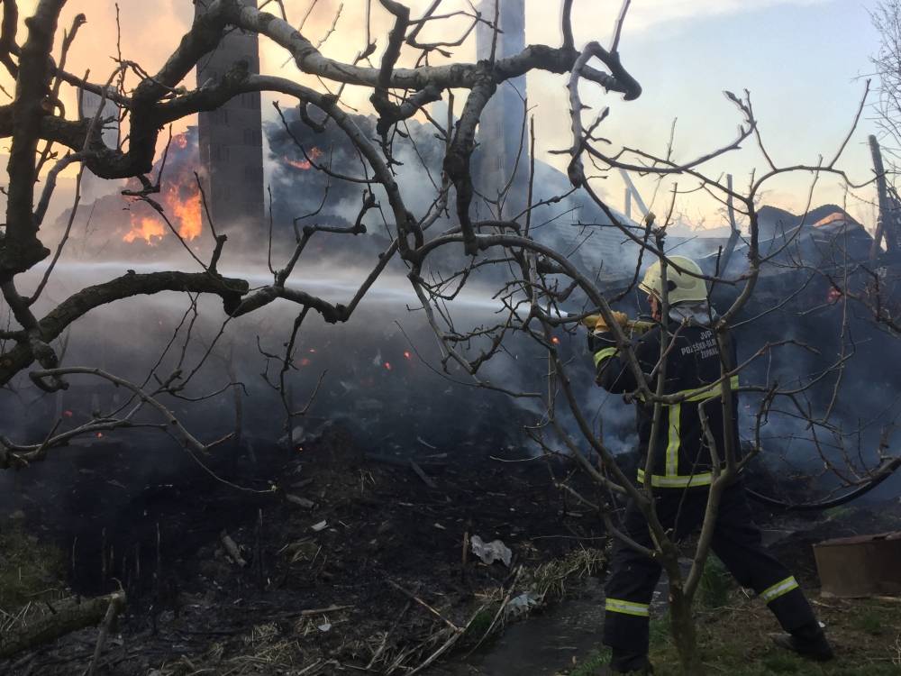 Veliki požar u Kaptolu, na terenu 20 vatrogasaca s pet vozila