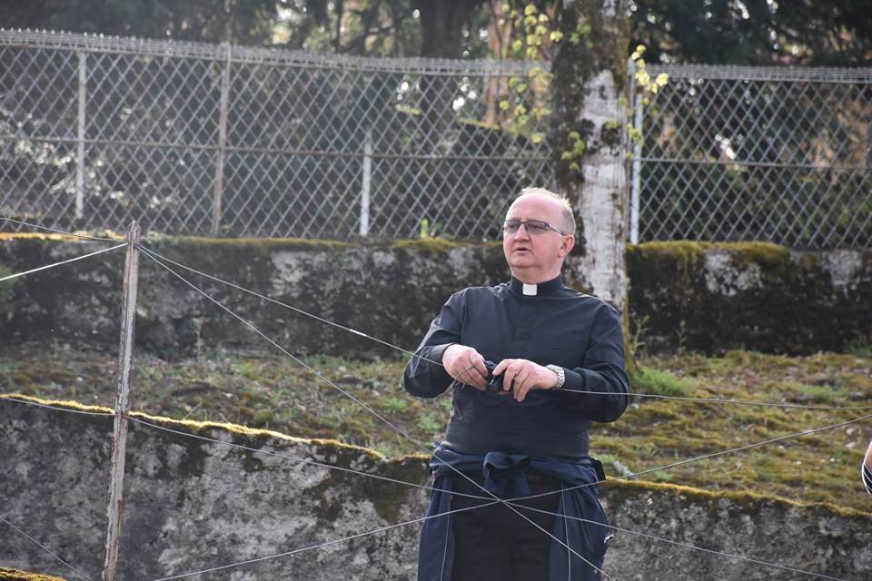 Pobožnost Križnoga puta na lurdskoj Kalvariji i paljenje hodočasničke svijeće
