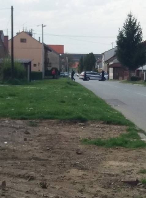 Drama u Kvaternikovoj ulici; S pištoljem se popeo na krov i vikao da neće izaći iz kuće