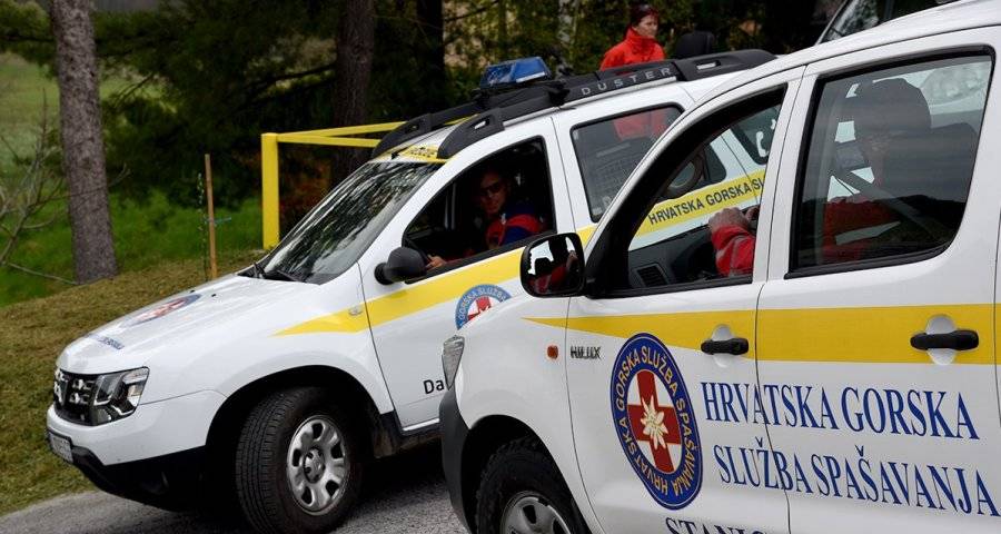 Hrvatski timovi već drugi dan tragaju za žrtvama potresa u Albaniji