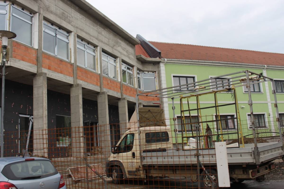 Pleternički e-inkubator košta 19.900 kn po metru kvadratnom! Jeftinije su se gradile i neke nove bolnice