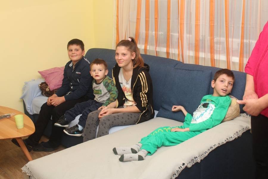 Sedmeročlana obitelj Korman, kojoj je početkom godine požar odnio sve, uživa u novoj kući