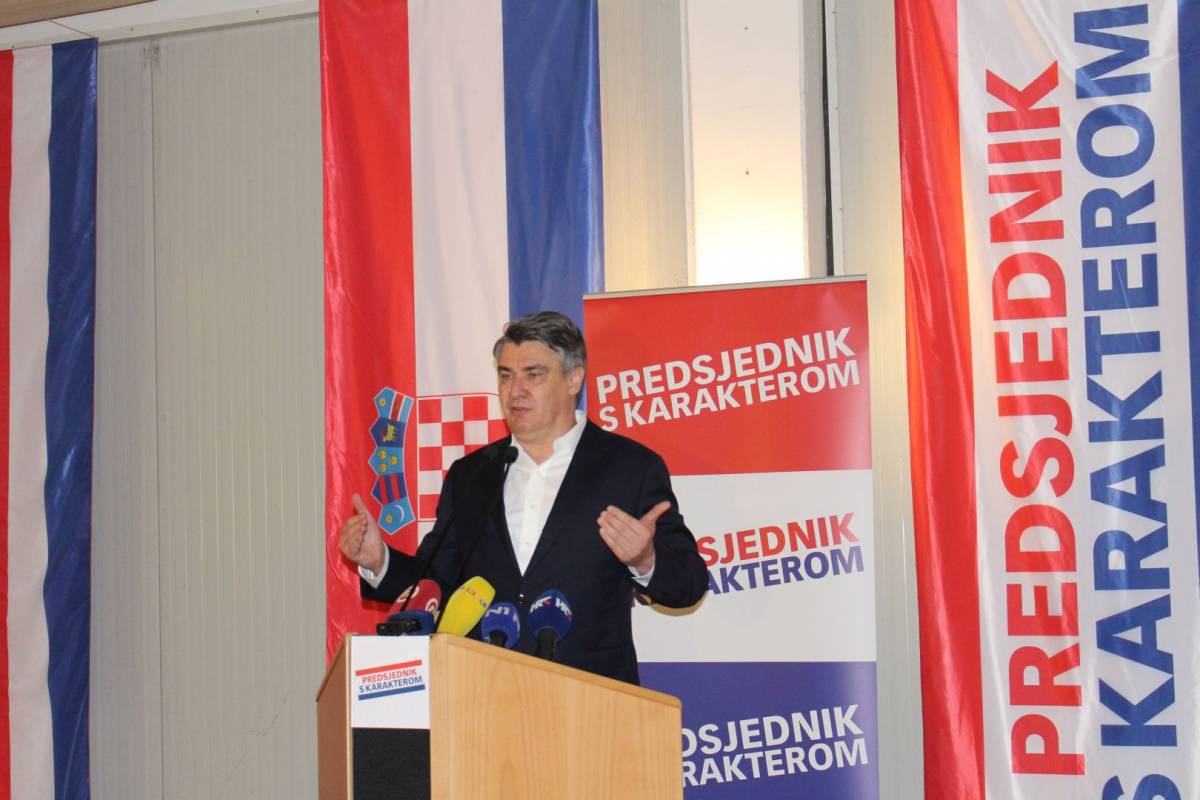 Na skupu Zorana Milanovića u Požegi tražilo se mjesto više: ʺHvala vam na velikoj podršci koja mi puno znači !ʺ