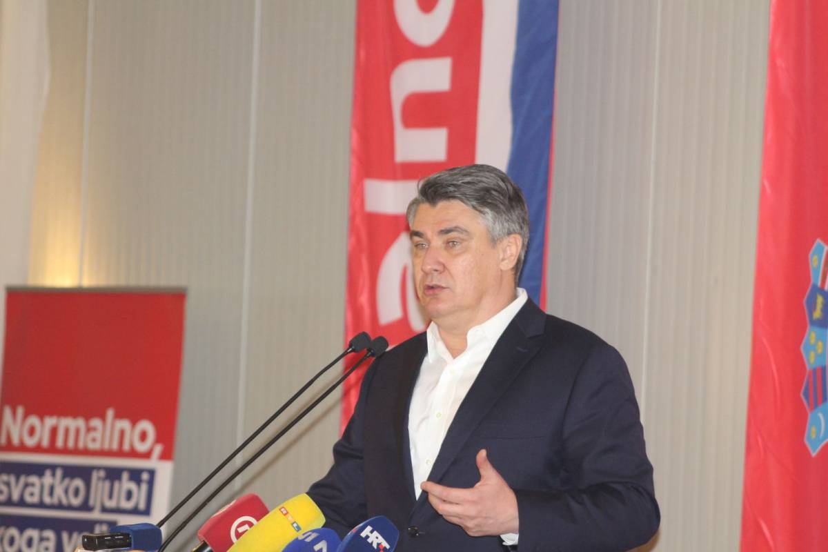 Na skupu Zorana Milanovića u Požegi tražilo se mjesto više: ʺHvala vam na velikoj podršci koja mi puno znači !ʺ