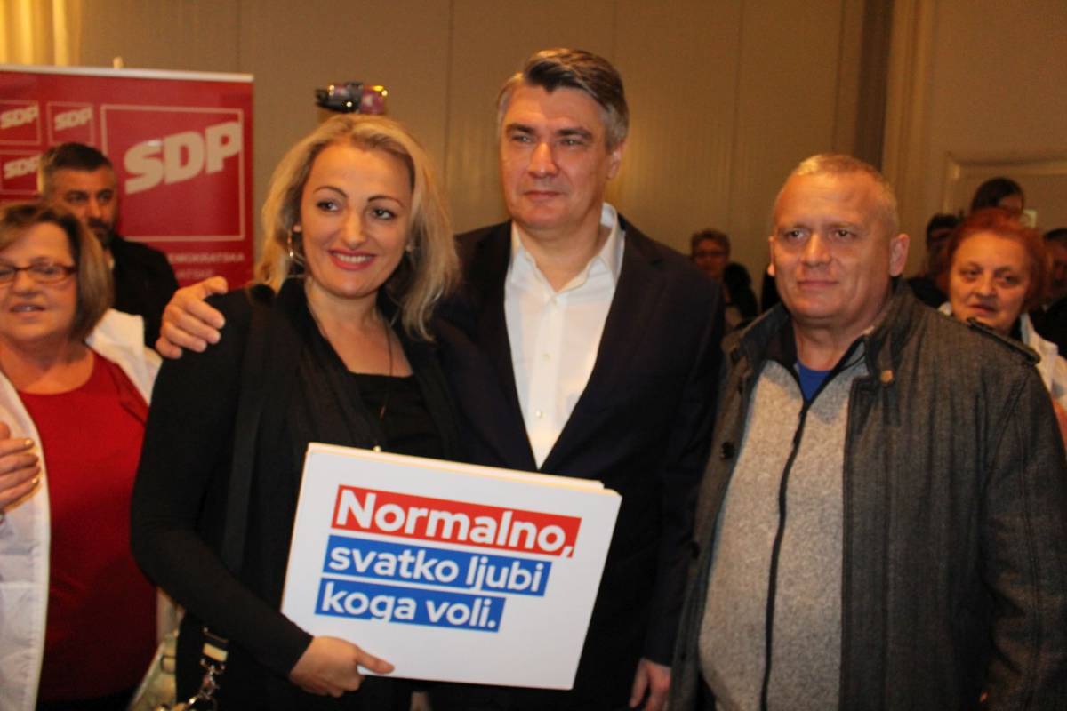 Na skupu Zorana Milanovića u Požegi tražilo se mjesto više: ʺHvala vam na velikoj podršci koja mi puno znači !ʺ