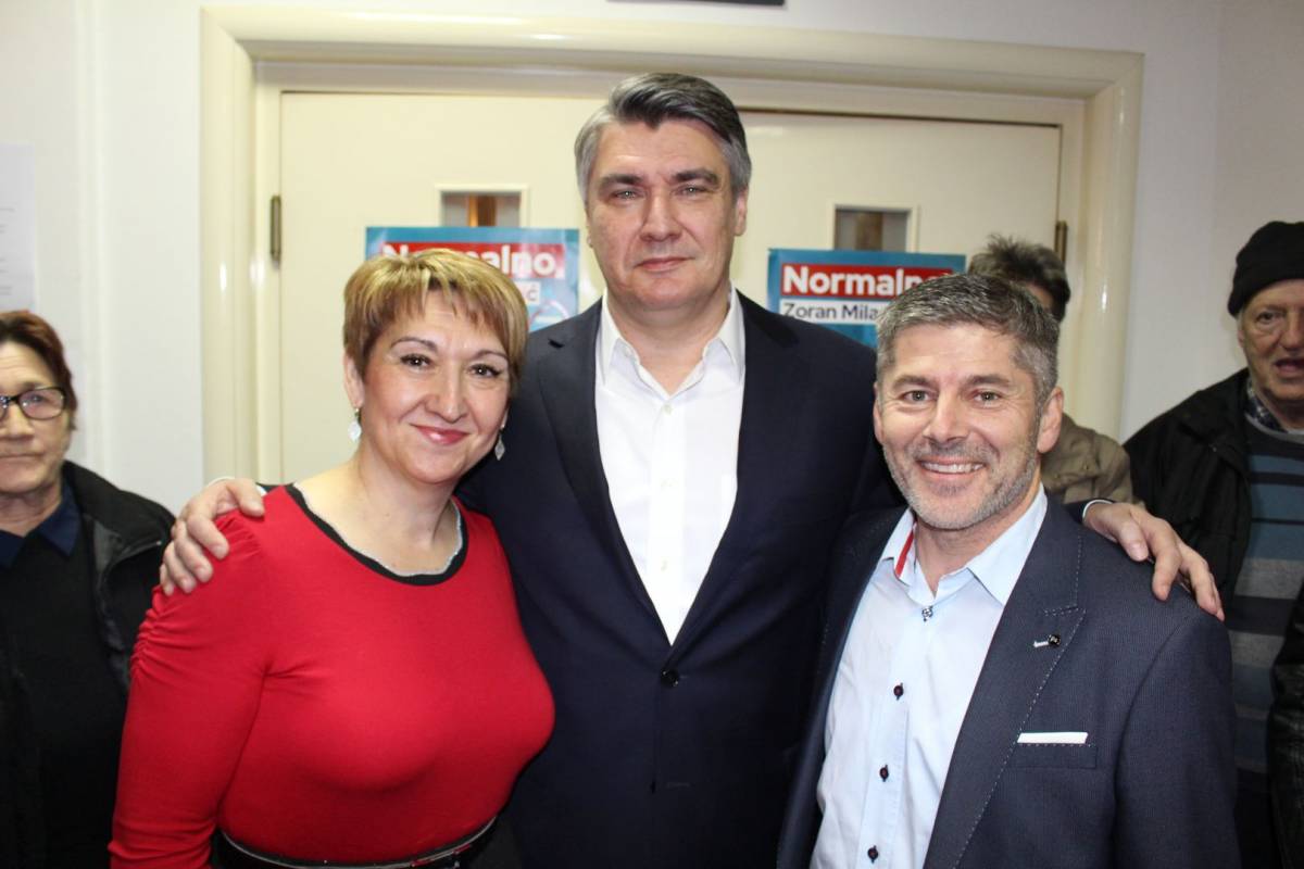 Na skupu Zorana Milanovića u Požegi tražilo se mjesto više: ʺHvala vam na velikoj podršci koja mi puno znači !ʺ