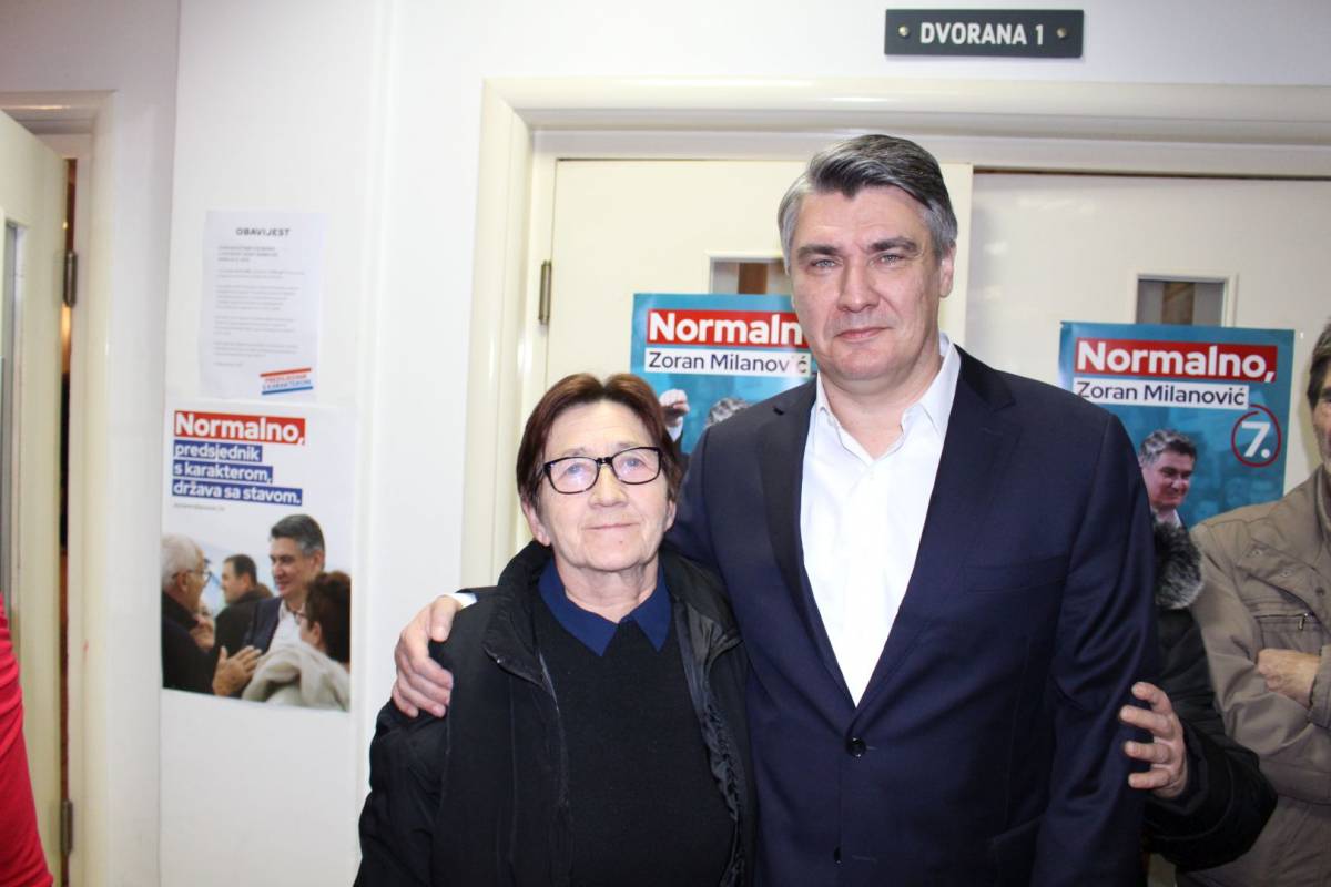 Na skupu Zorana Milanovića u Požegi tražilo se mjesto više: ʺHvala vam na velikoj podršci koja mi puno znači !ʺ