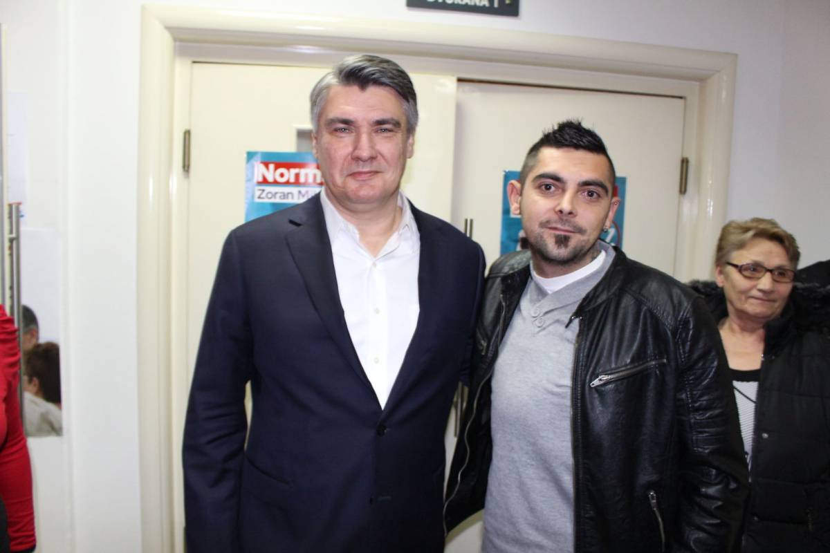 Na skupu Zorana Milanovića u Požegi tražilo se mjesto više: ʺHvala vam na velikoj podršci koja mi puno znači !ʺ