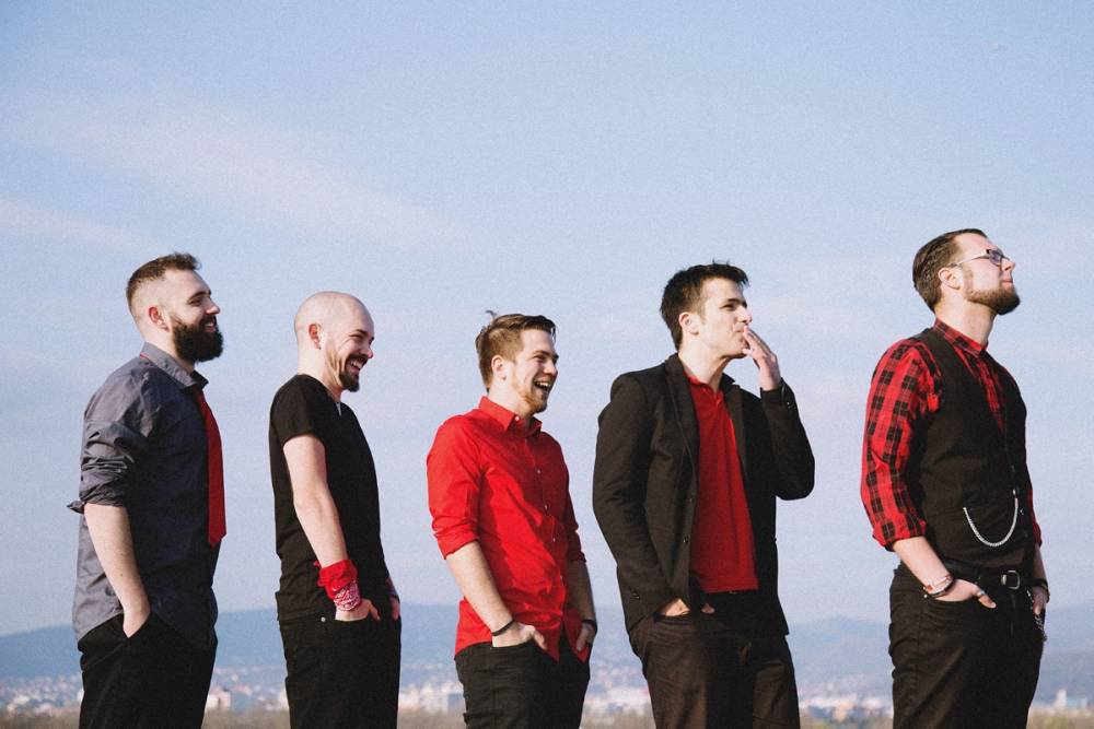 Detmeć promovira prvi album nastupom u Požegi