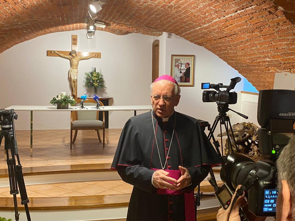 Božićna poruka požeškog biskupa Antuna Škvorčevića