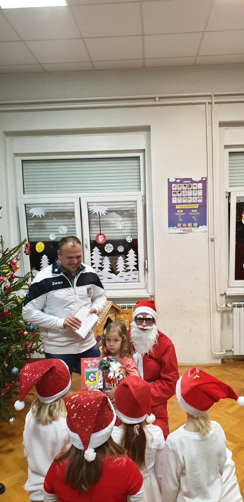 Nk ʺGraničarʺ Zagrađe darivao najmlađe