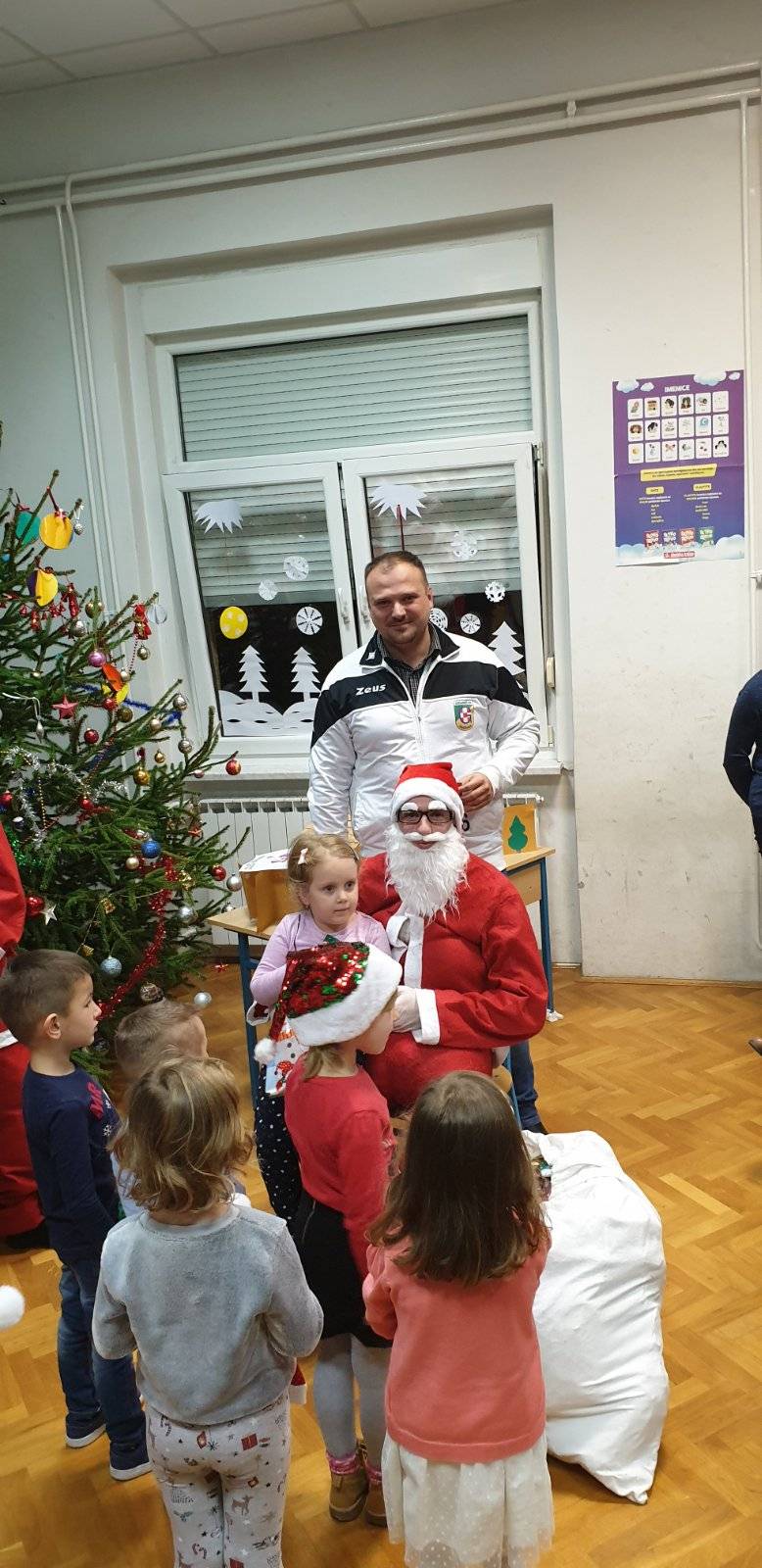 Nk ʺGraničarʺ Zagrađe darivao najmlađe