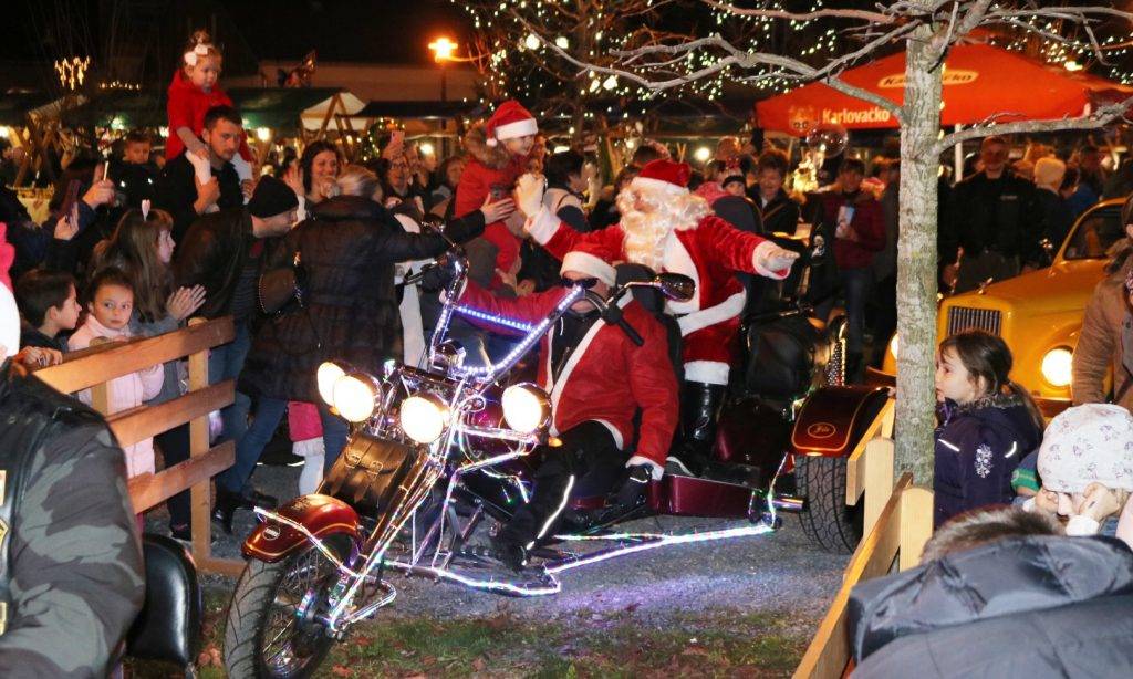Održan tradicionalni Božićni sajam u Pakracu