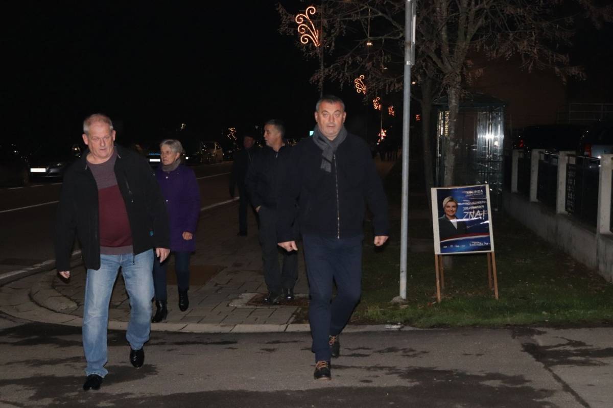 Lipički župnik vlč. Roko Ivanović predvodio svetu misu polnoćku u Lipiku