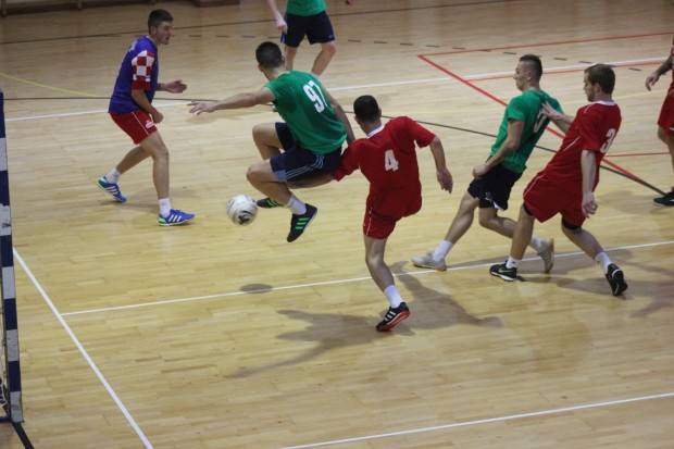 Večeras velika završnica turnira - finala seniora, veterana, kategorija U-12 i U-10