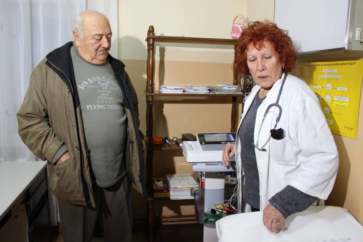 Mato Veić donirao Domu zdravlja PSŽ u Čaglinu aparat za EKG