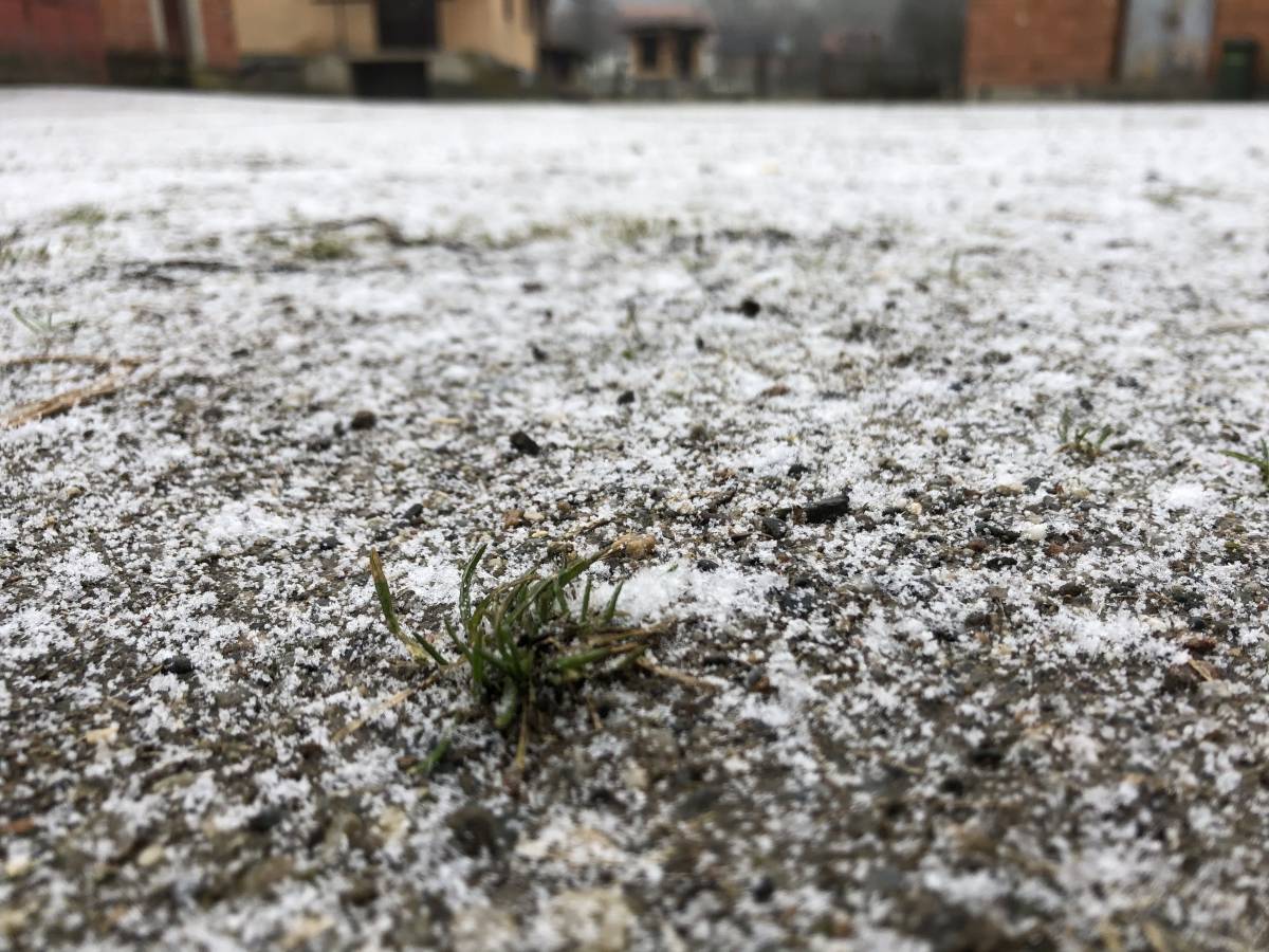 NIŠTA OD ZIMSKE IDILE: Snijeg tek površinski zabijelio Hrvatsku, ali iz HAK-a imaju važno upozorenje