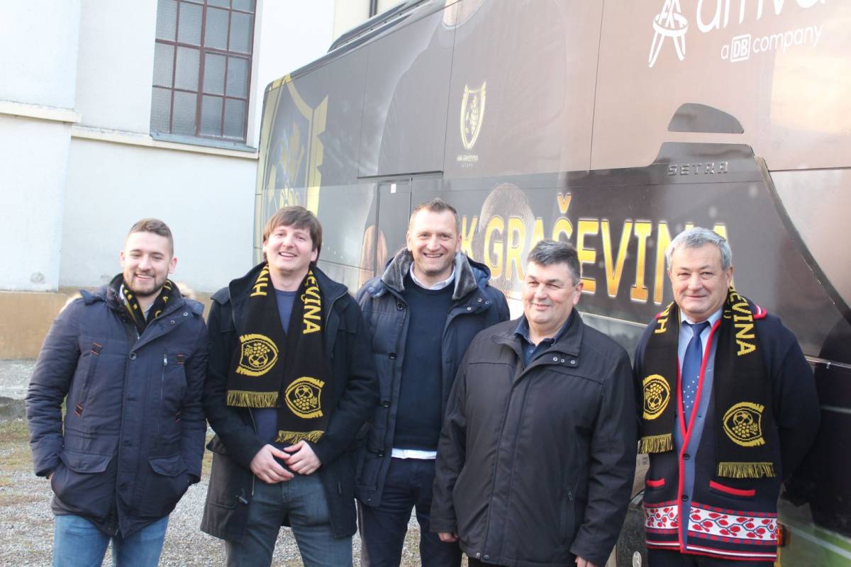 Predstavljen autobus HNK ʺGraševinaʺ iz Vetova te planovi kluba za budućnost