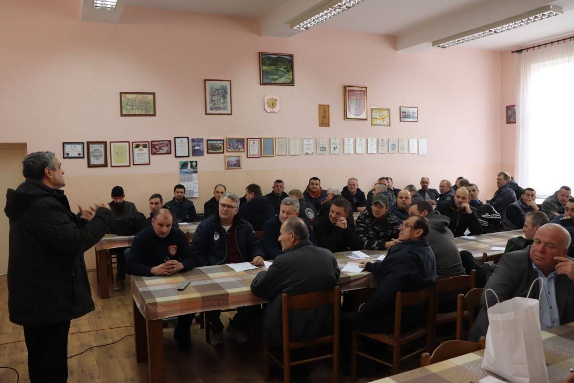 U Lipiku održano postrojavanje pripadnika civilne zaštite