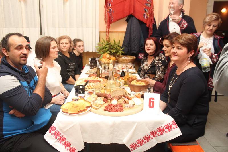 Šampionski švargl OPG Galić iz Pleternice, a po glasovanju posjetitelja Etno kuće Bello prošlogodišnjeg šampiona 