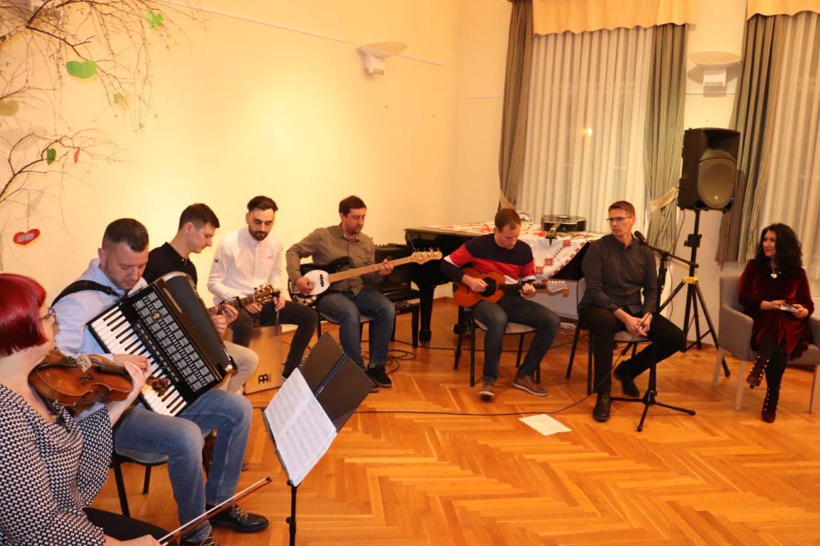 Jedinstvena književno – glazbena večer upriličena u Lipiku