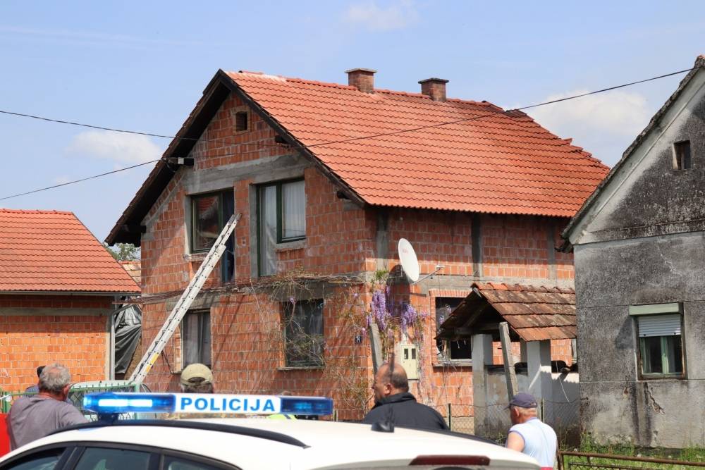 PRIJELOMNA VIJEST: Ubojstvo supruge htio prikriti požarom? Počinitelj u bijegu