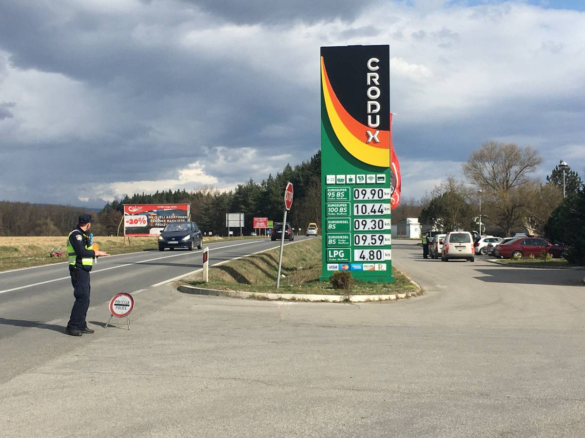 U tijeku policijska akcija na izlazu iz Požege. Provjerava se sve; od goriva, tereta i tehničke ispravnosti vozila