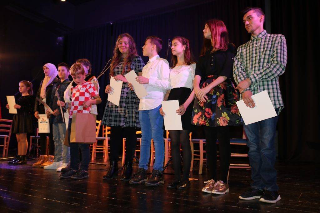 Na premijernom festivalu “CROATIO IZ DUŠE TE LJUBIM” pobijedila Natea Perinović