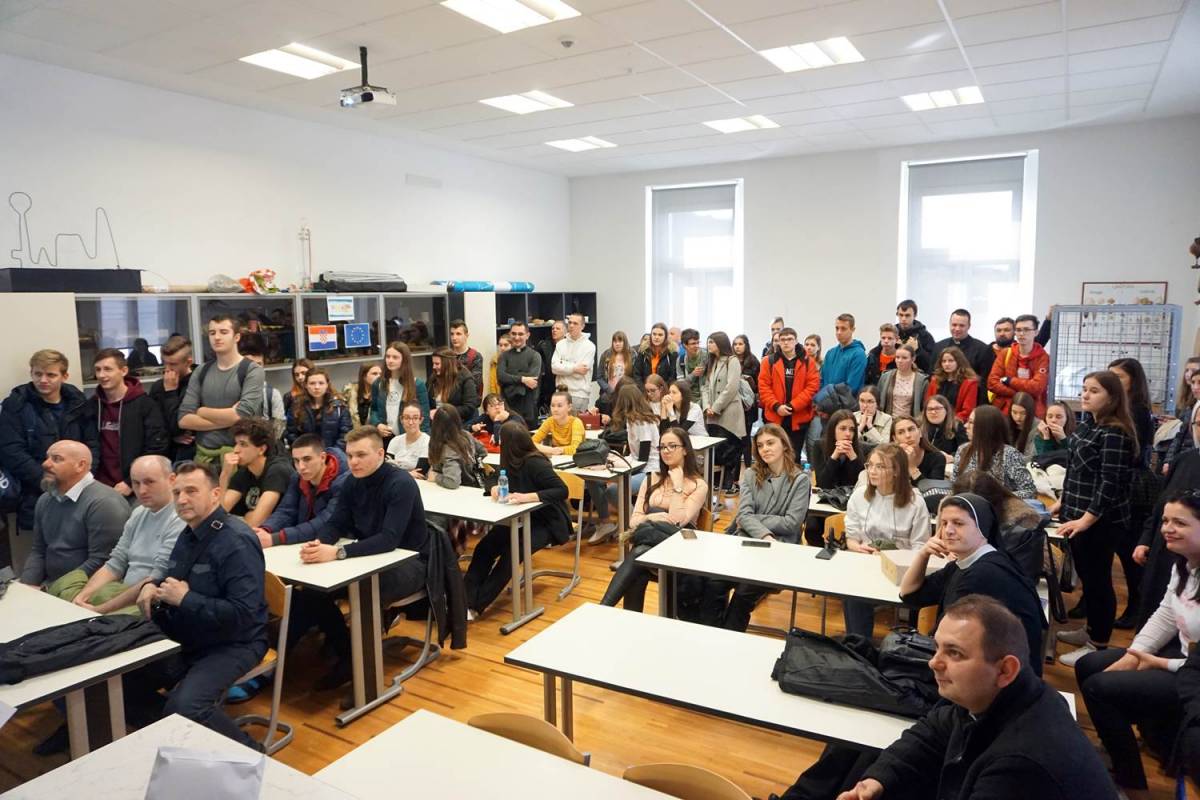 Biskupijsko natjecanje iz vjeronauka za osnovne i srednje škole