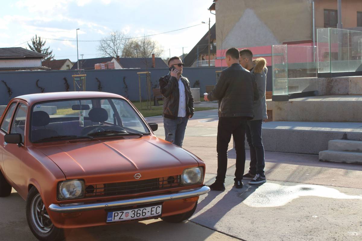 GRUPA ESTRADA SNIMILA SVOJ PRVI SPOT: Glavne gošće bile su Nevenka Bekavac i Martina Serdar