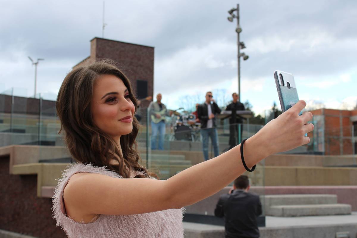 GRUPA ESTRADA SNIMILA SVOJ PRVI SPOT: Glavne gošće bile su Nevenka Bekavac i Martina Serdar