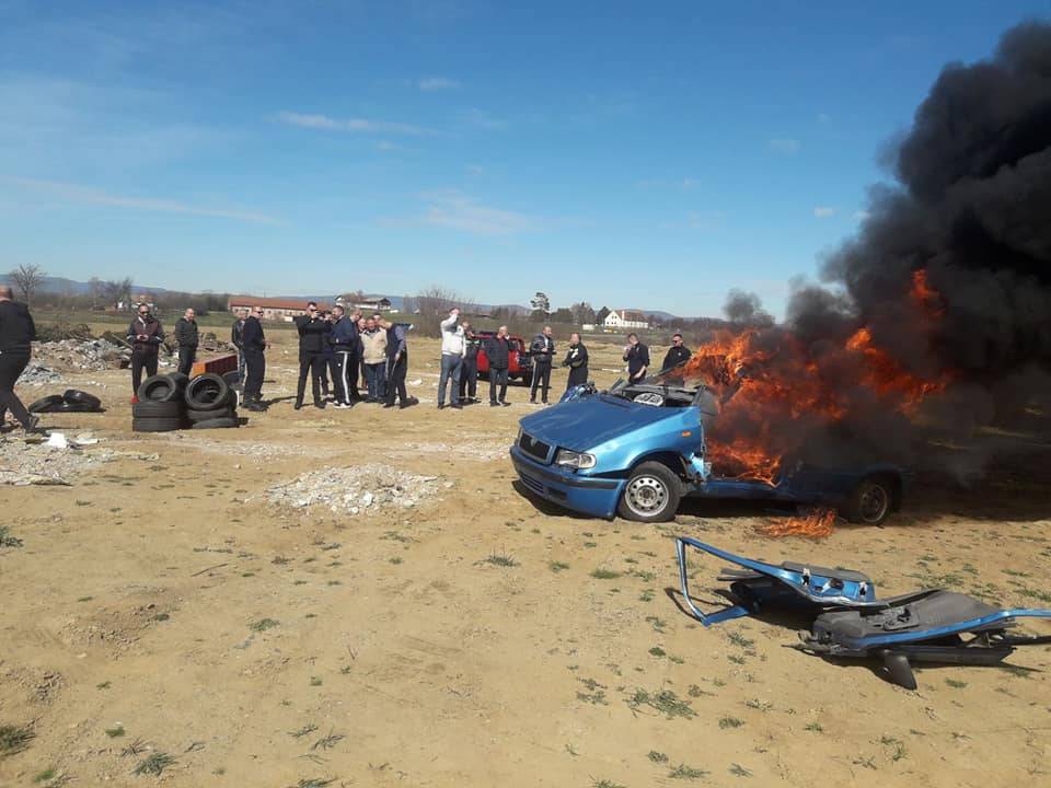 Vatrogasci održali prezentaciju novog sredstva za gašenje požara i nove opreme