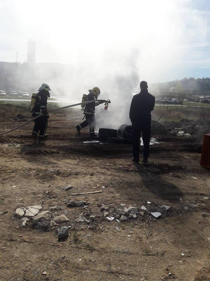 Vatrogasci održali prezentaciju novog sredstva za gašenje požara i nove opreme