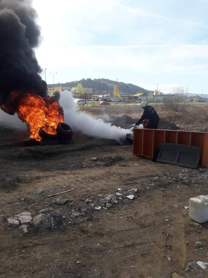 Vatrogasci održali prezentaciju novog sredstva za gašenje požara i nove opreme