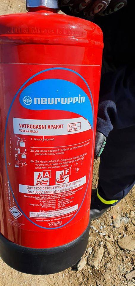 Vatrogasci održali prezentaciju novog sredstva za gašenje požara i nove opreme