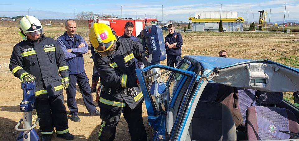 Vatrogasci održali prezentaciju novog sredstva za gašenje požara i nove opreme